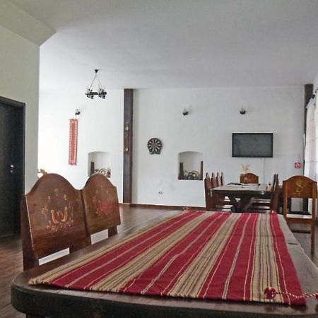 Sura Pietrei Craiului Hotel Zărneşti Екстериор снимка