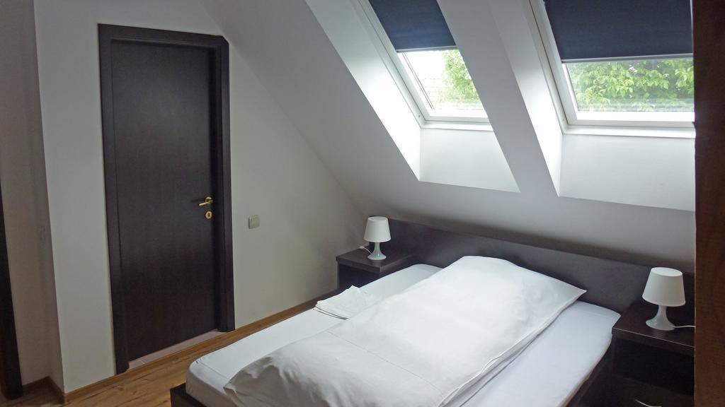 Sura Pietrei Craiului Hotel Zărneşti Екстериор снимка
