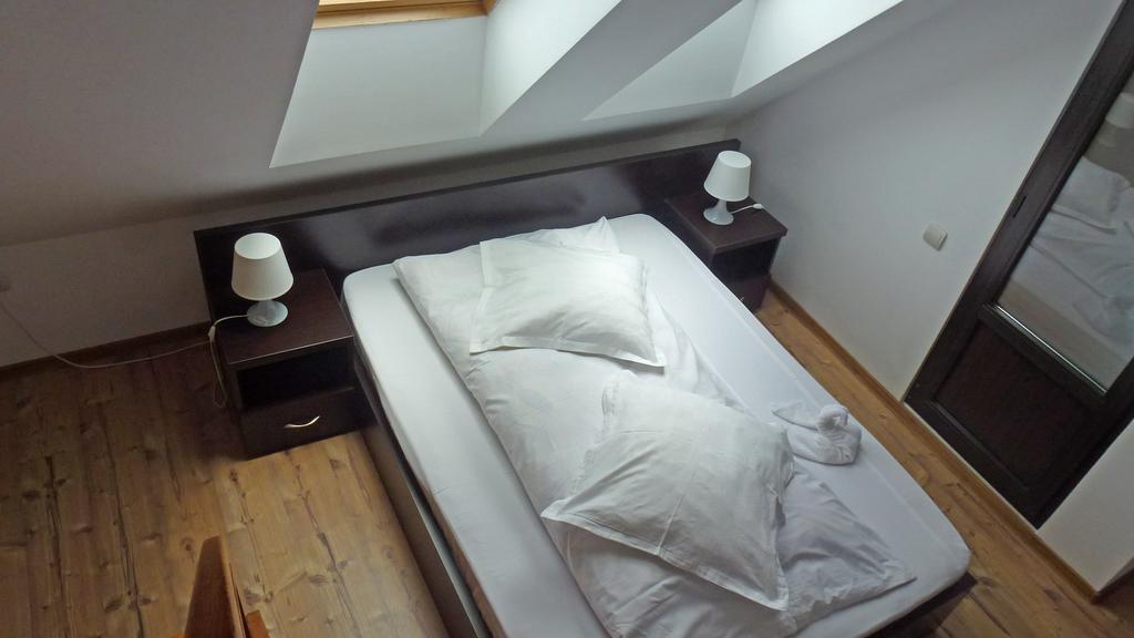 Sura Pietrei Craiului Hotel Zărneşti Екстериор снимка
